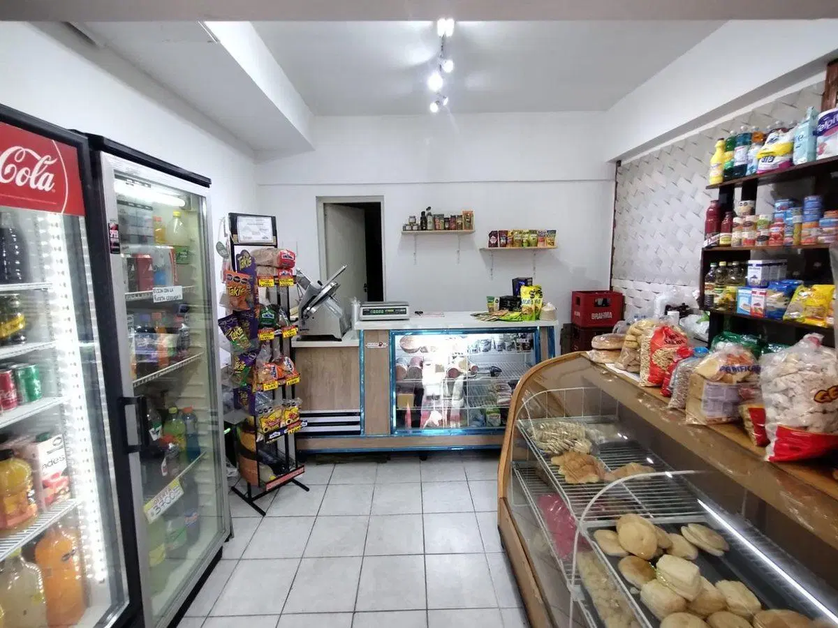 LOCAL EN CENTRO DE LUJAN DE CUYO EN VENTA 2