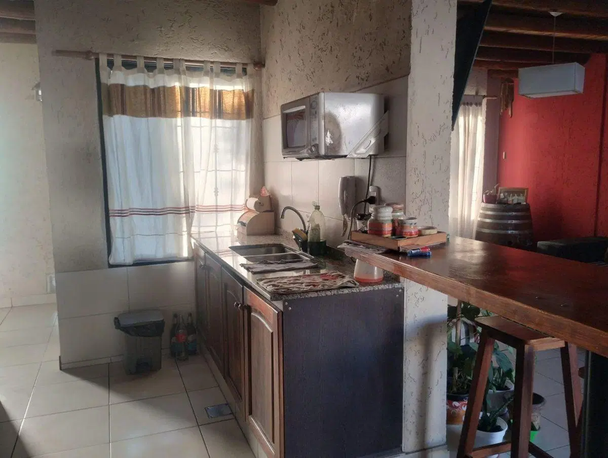 CASA IDEAL EN ZONA CENTRICA DE LUJAN EN VENTA 4