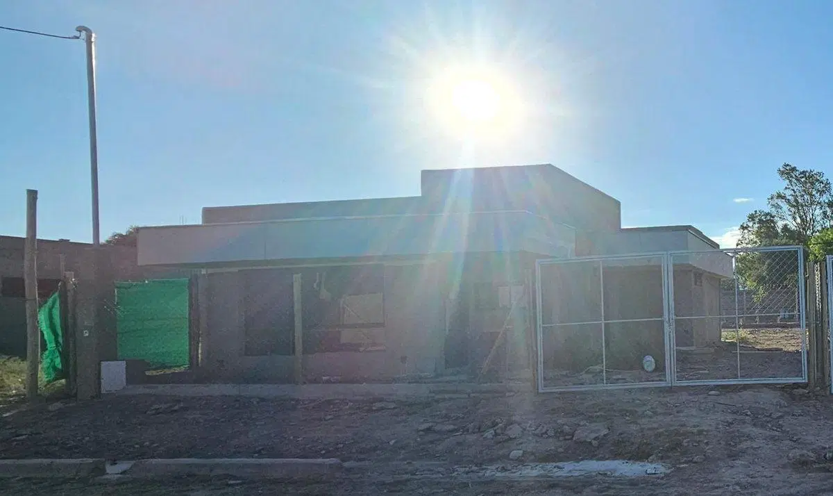 VENTA CASA EN CONSTR5UCCIÓN AL 87% EN MAIPÚ 4