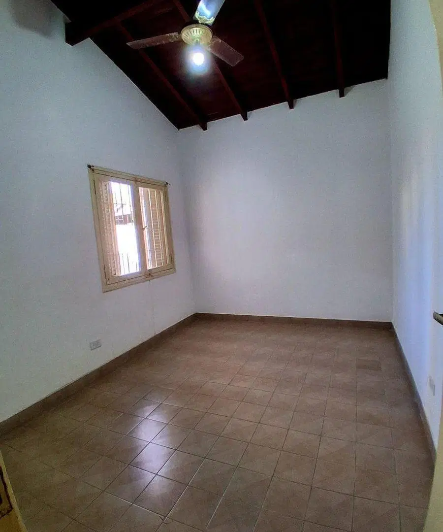VENTA DE CASA EN BARRIO AERONÁUTICO DE LAS HERAS 3