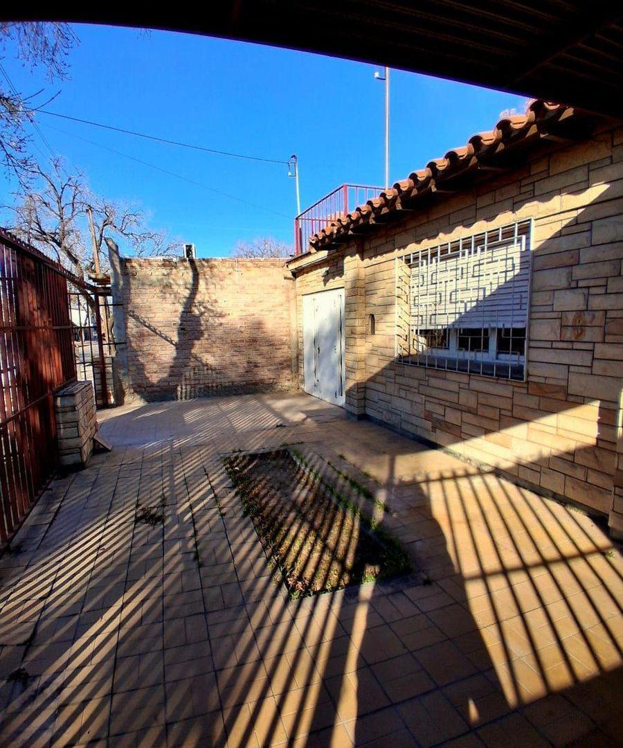 VENTA DE CASA EN BARRIO AERONÁUTICO DE LAS HERAS