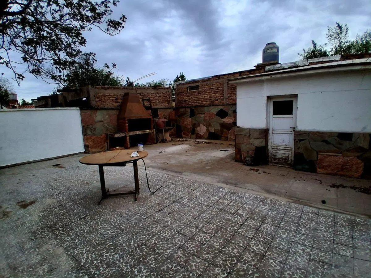 VENTA DE CASA EN BARRIO AERONÁUTICO DE LAS HERAS 2
