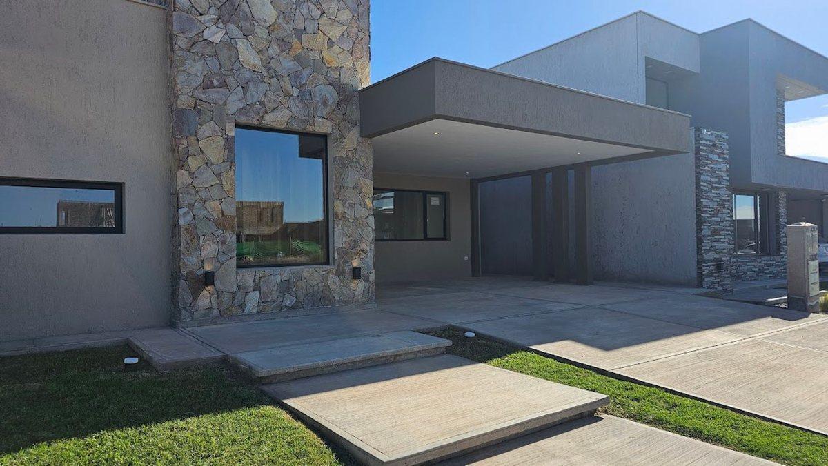 CASA A ESTRENAR EN VENTA BARRIO LAS RETAMAS MAIPÚ