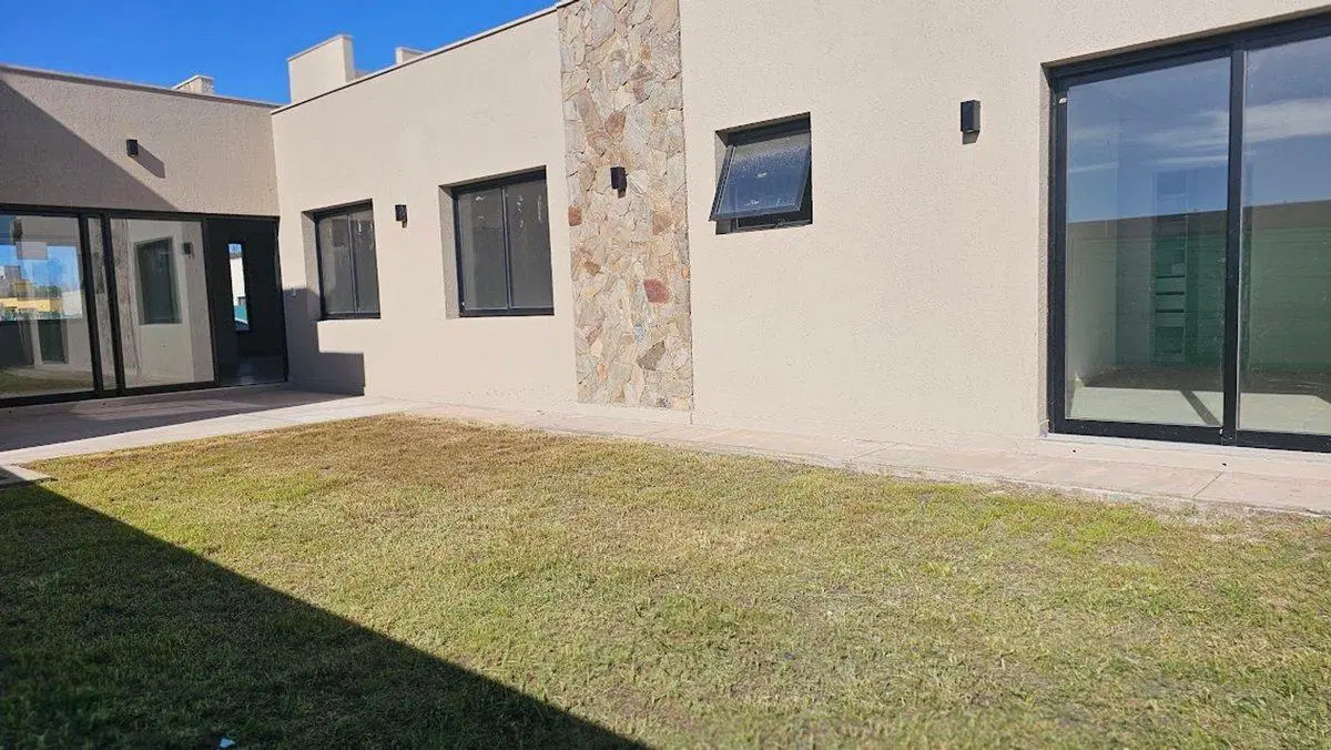 CASA A ESTRENAR EN VENTA BARRIO LAS RETAMAS MAIPÚ 3