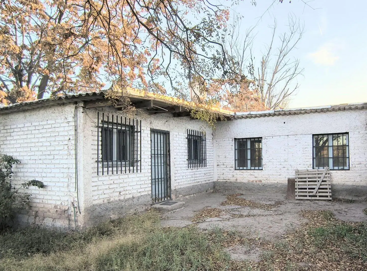 GALPON, OFICINAS, CASA Y AMPLIA PLAYA 4