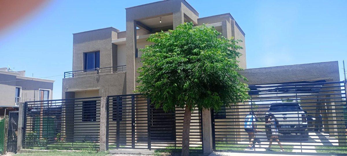 IMPRESIONANTE CASA EN PERDRIEL