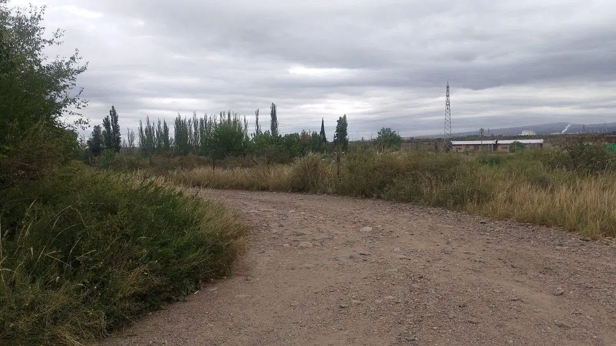 venta lote pegado barrio agua y energia 9000m" 3