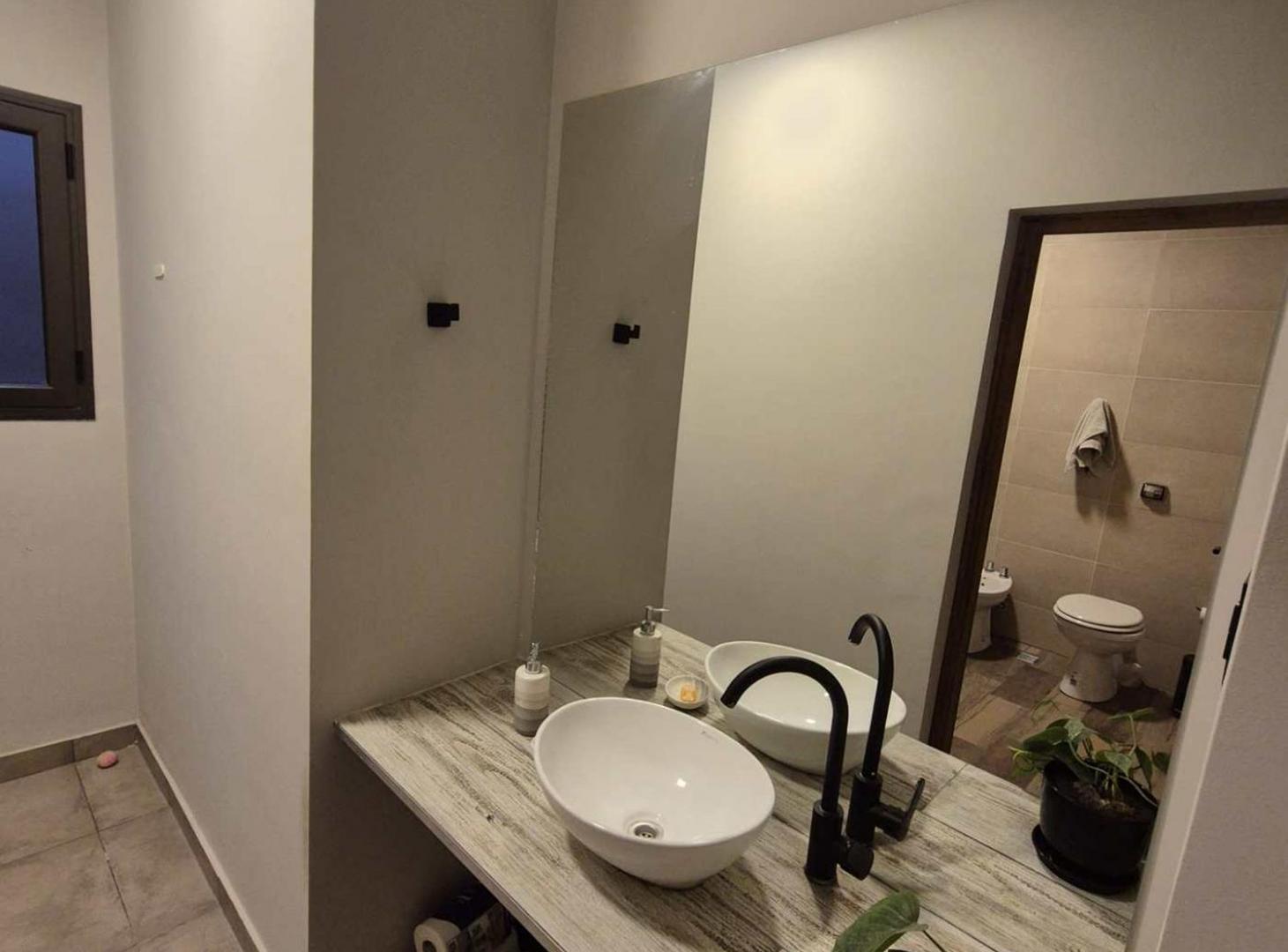 Foto de Cómoda casa para familia en B° Privado Luján Mza, imagen 3
