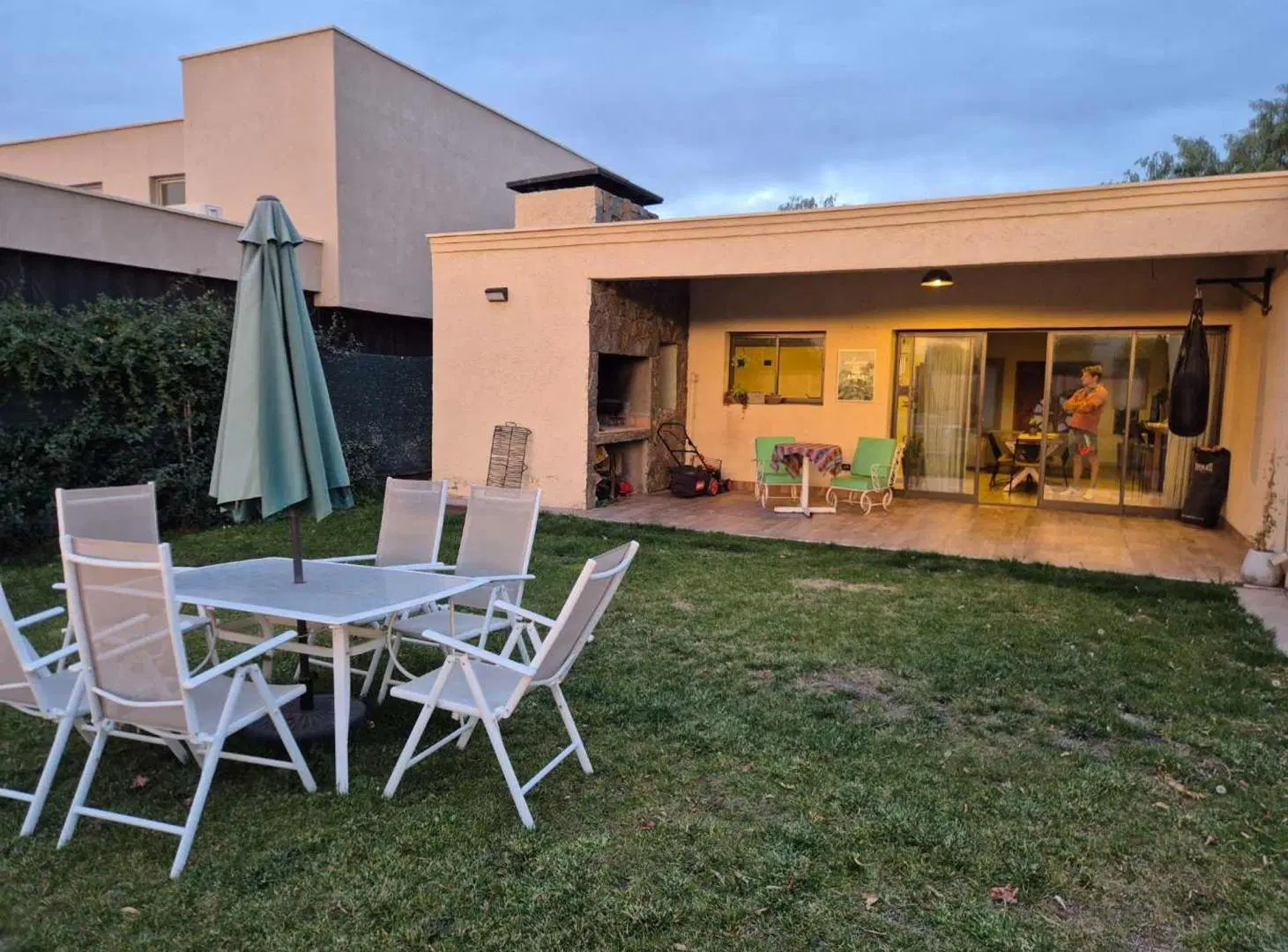 Cómoda casa para familia en B° Privado Luján Mza 5