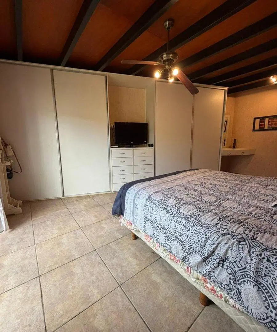 HERMOSA CASA EN GUAYMALLÉN 8