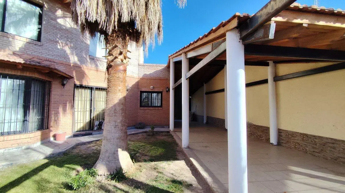 VENTA DE HERMOSA CASA EN VISTALBA APTA CREDITO 4