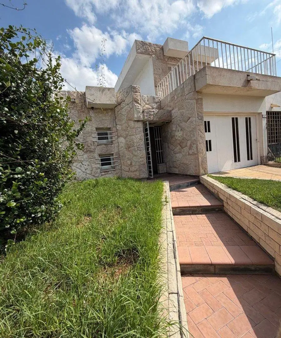 CASA APTA CRÉDITO EN BARRIO SANTA ANA GUAYMALLÉN 2
