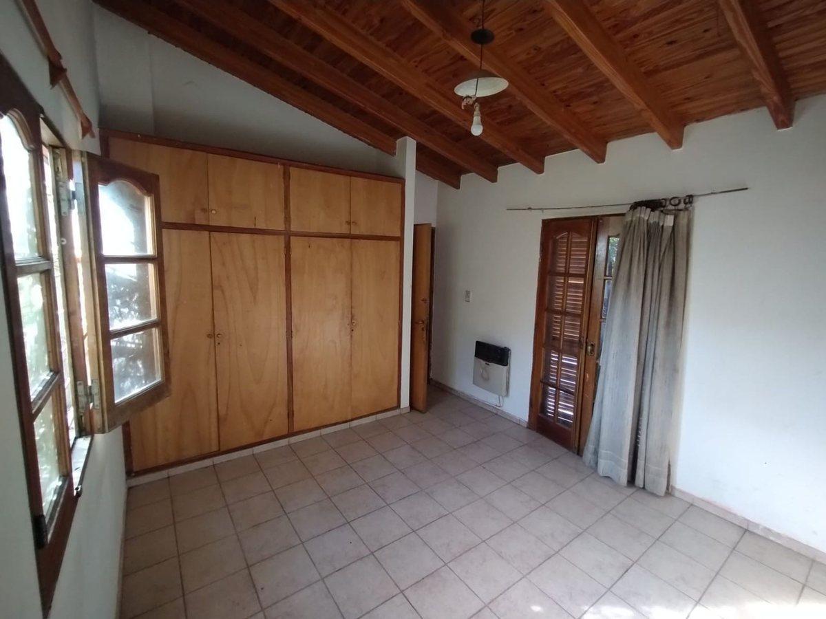 Foto de CASA con DEPARTAMENTO en VENTA - M. DRUMMOND LUJÁN, imagen 2