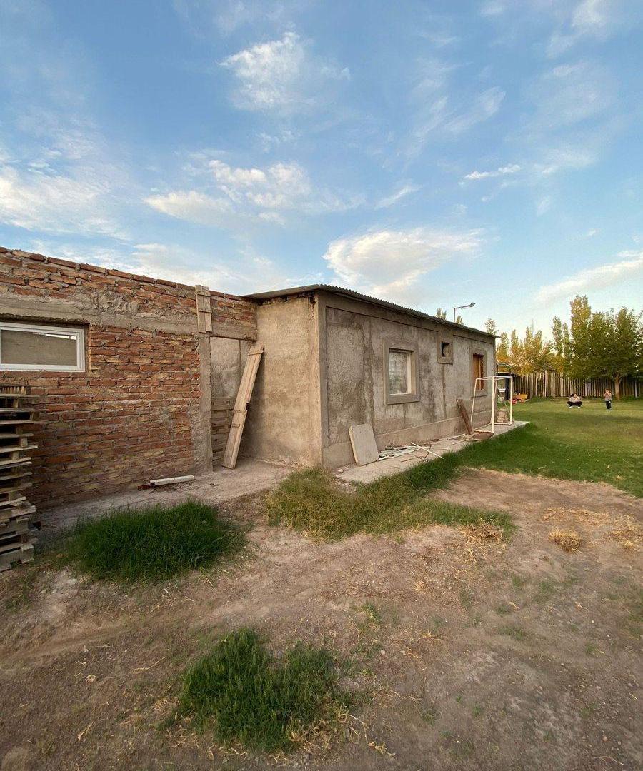 LOTE CON CASA EN OBRA Barrio Cerrado