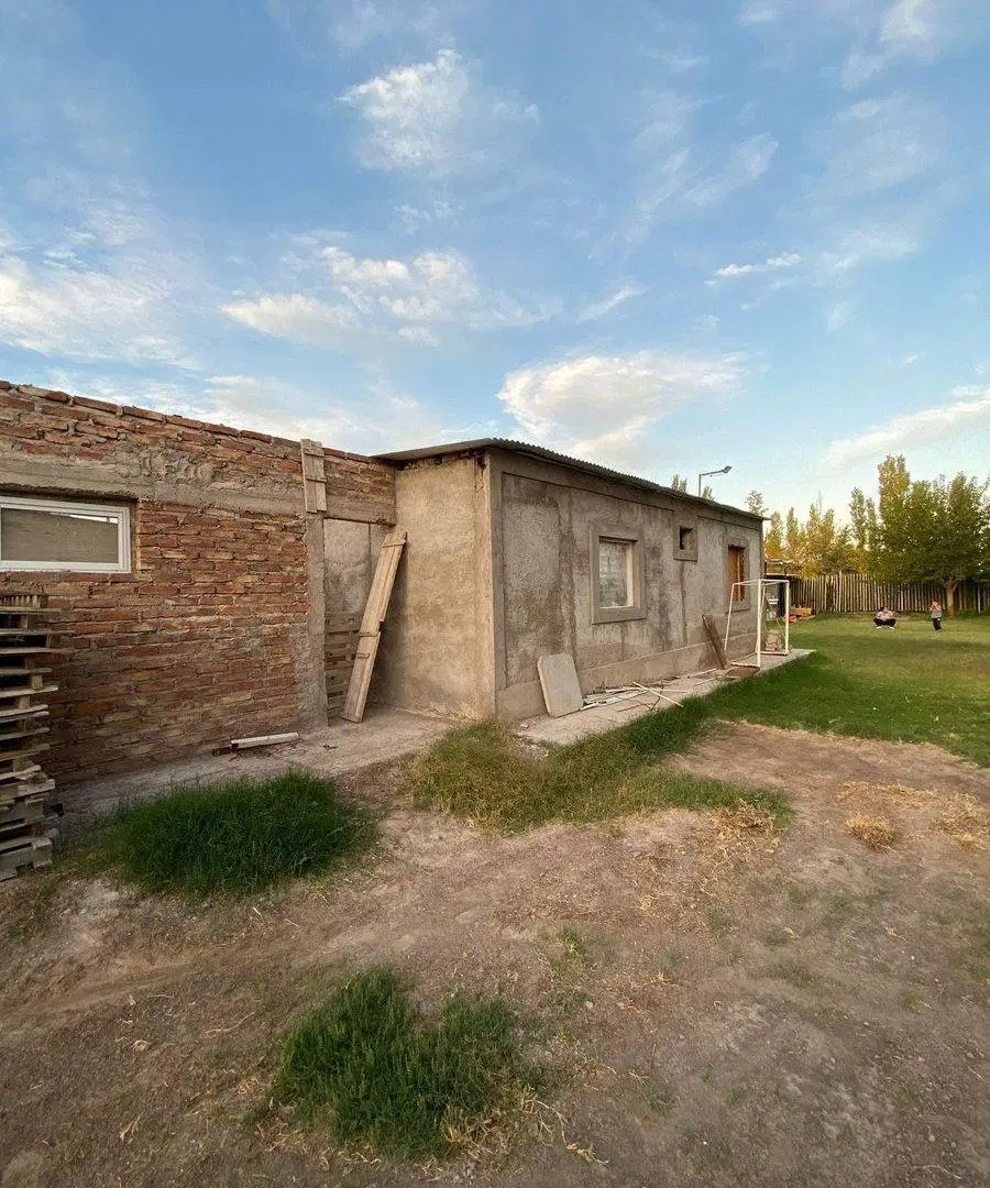 LOTE CON CASA EN OBRA Barrio Cerrado 2