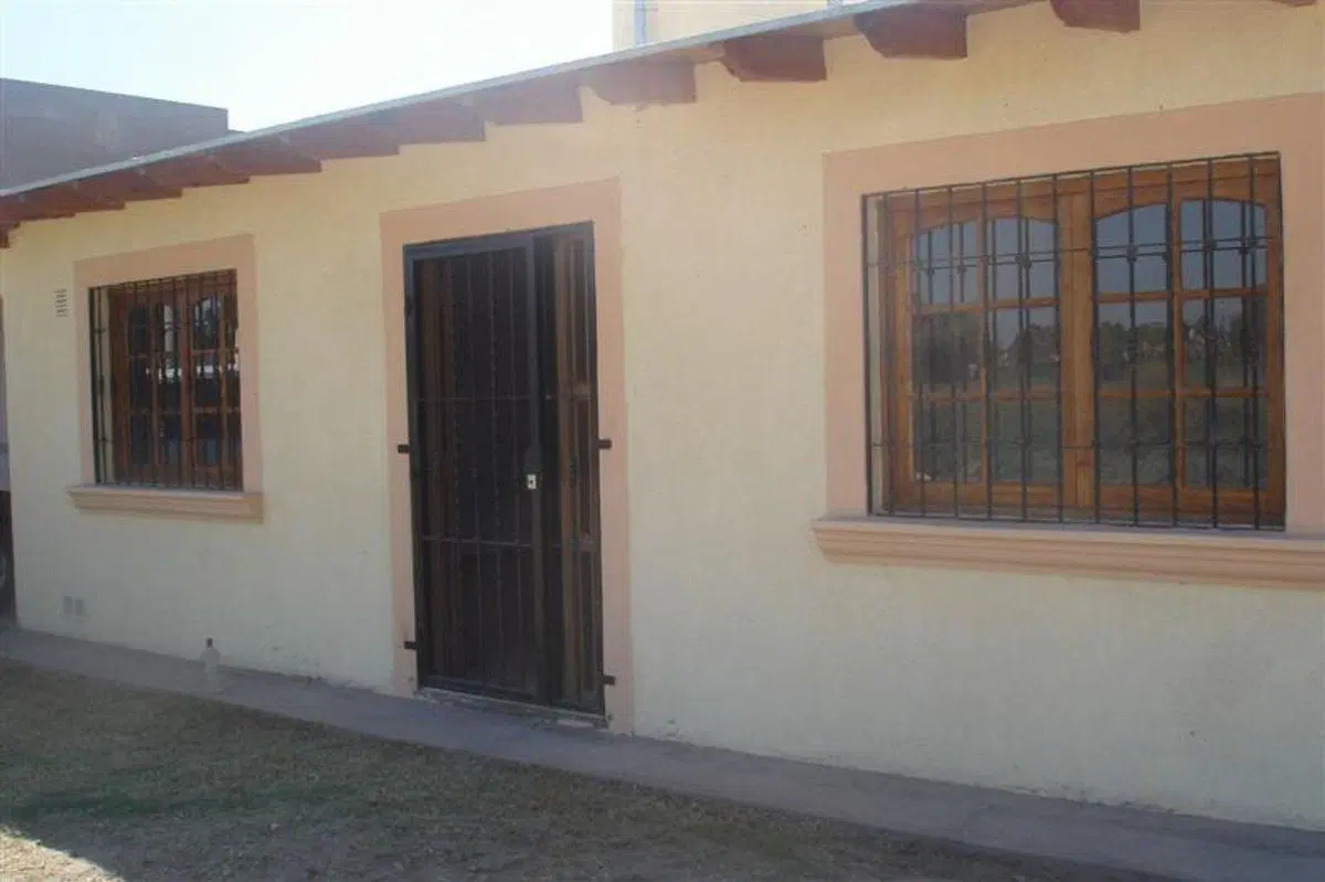 CASA EN EXCELENTE ZONA APTA CRÉDITO 5