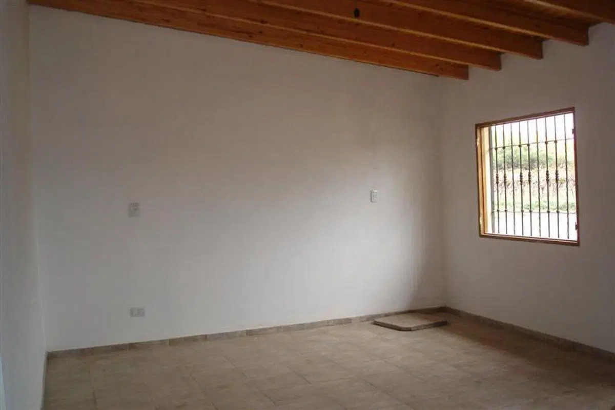 CASA EN EXCELENTE ZONA APTA CRÉDITO 4