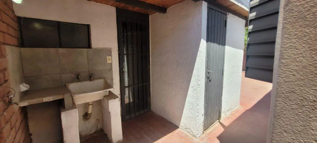 CASA 4 HABITACIONES EN VENTA - LAS HERAS 5