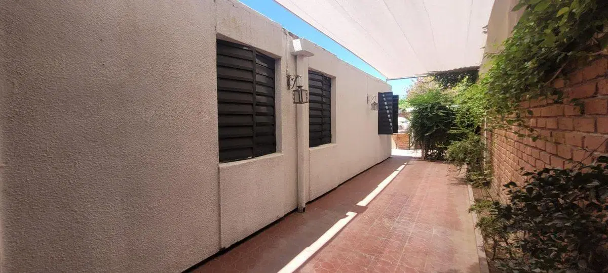 CASA 4 HABITACIONES EN VENTA - LAS HERAS 8