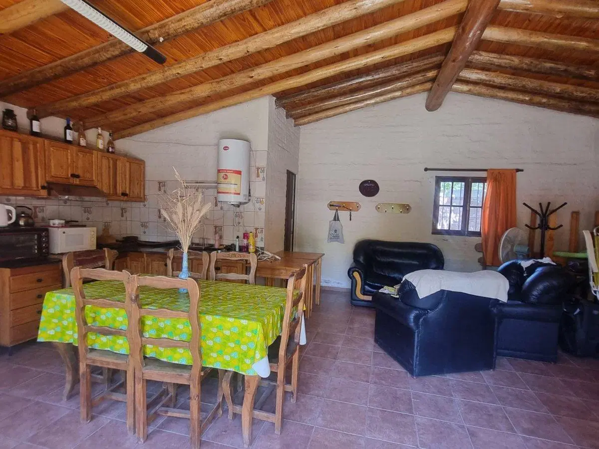 EN VENTA CASA EL CARRIZAL.PARQUE PILETA QUINCHO 3