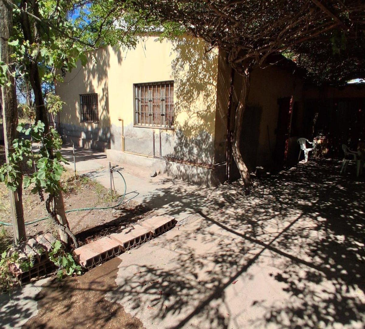 CASA MIXTA 140M2 EN TERRENO 2.810M2