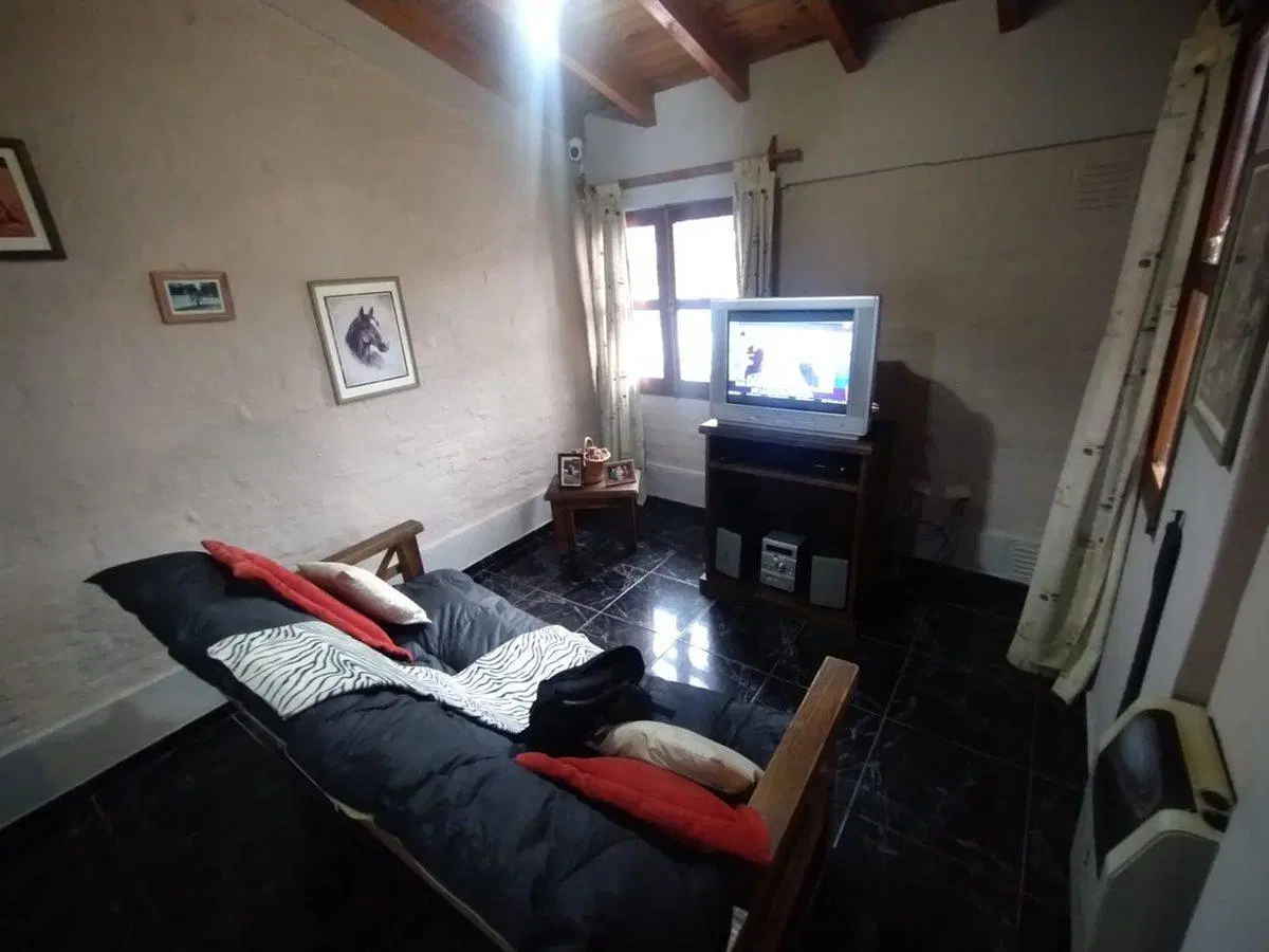 Hermosa casa esquina en venta, Godoy Cruz 4