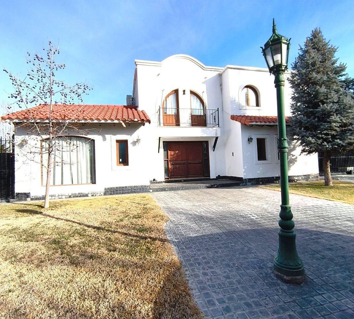 CASA ESTILO COLONIAL EN B PRIVADO VISTALBA COUNTRY