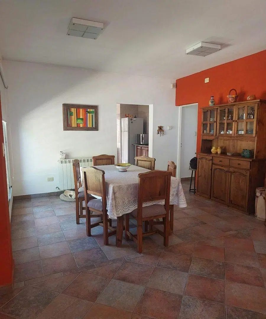 Venta Casa con pileta en La Consulta - San Carlos 3