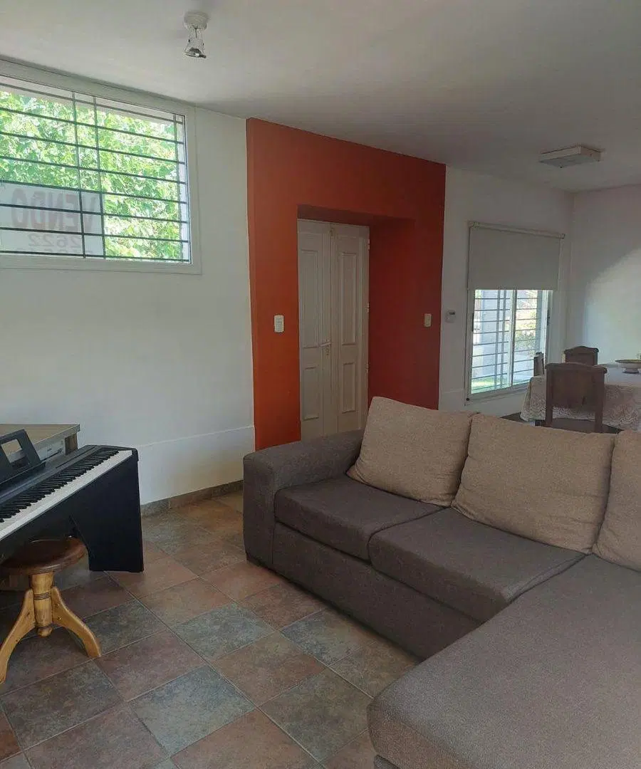 Venta Casa con pileta en La Consulta - San Carlos 2