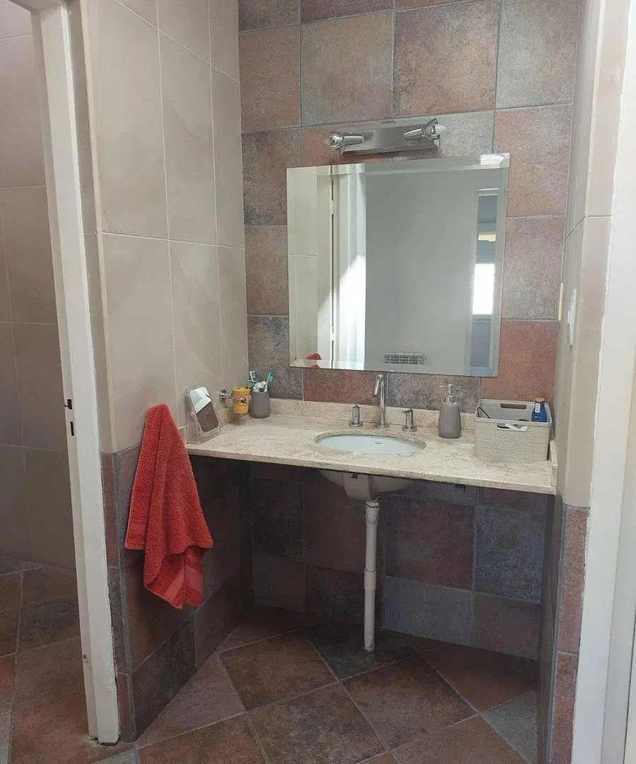 Venta Casa con pileta en La Consulta - San Carlos 4