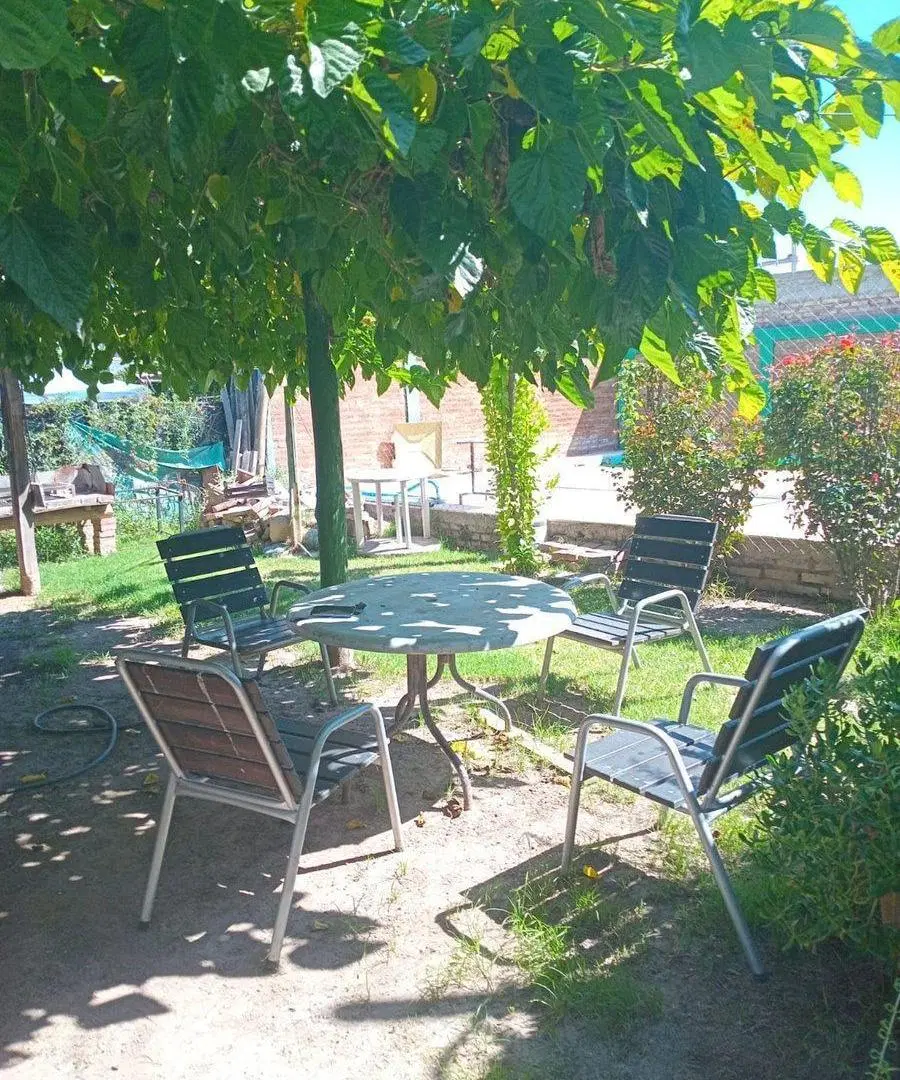 Terreno en venta con cabaña y pileta 2