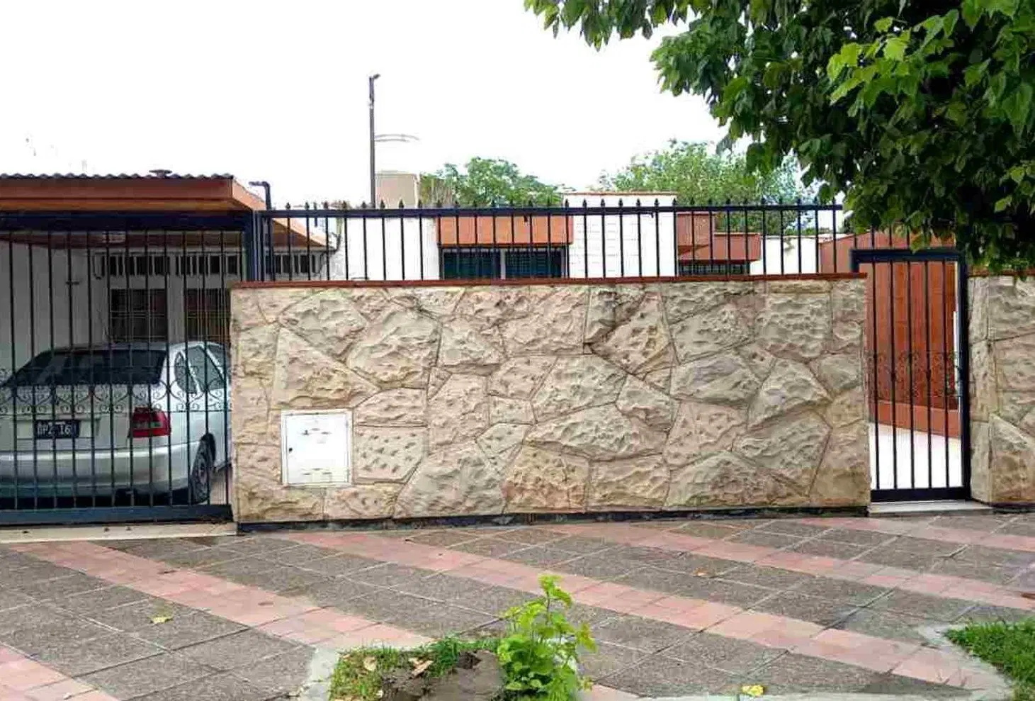 CASA + DEP. DE SERVICIO MITRE Y MATHUS HOYOS 3