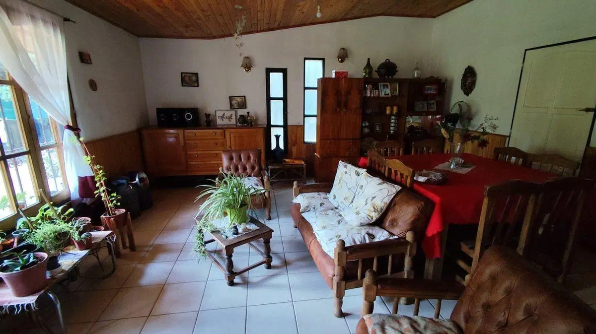 CASA EN VENTA CON AMPLIO TERRENO APTA CREDITO 5