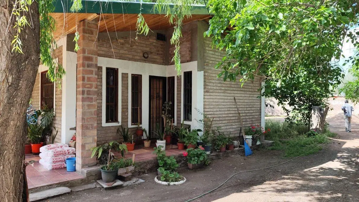 CASA EN VENTA CON AMPLIO TERRENO APTA CREDITO 3