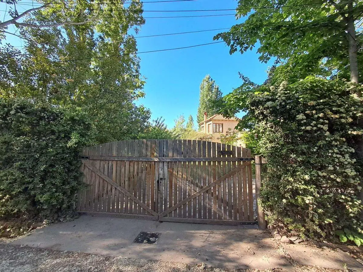 VENTA CASA 3 HAB. CHACRAS DE CORIA- CALLE PRIVADA 5