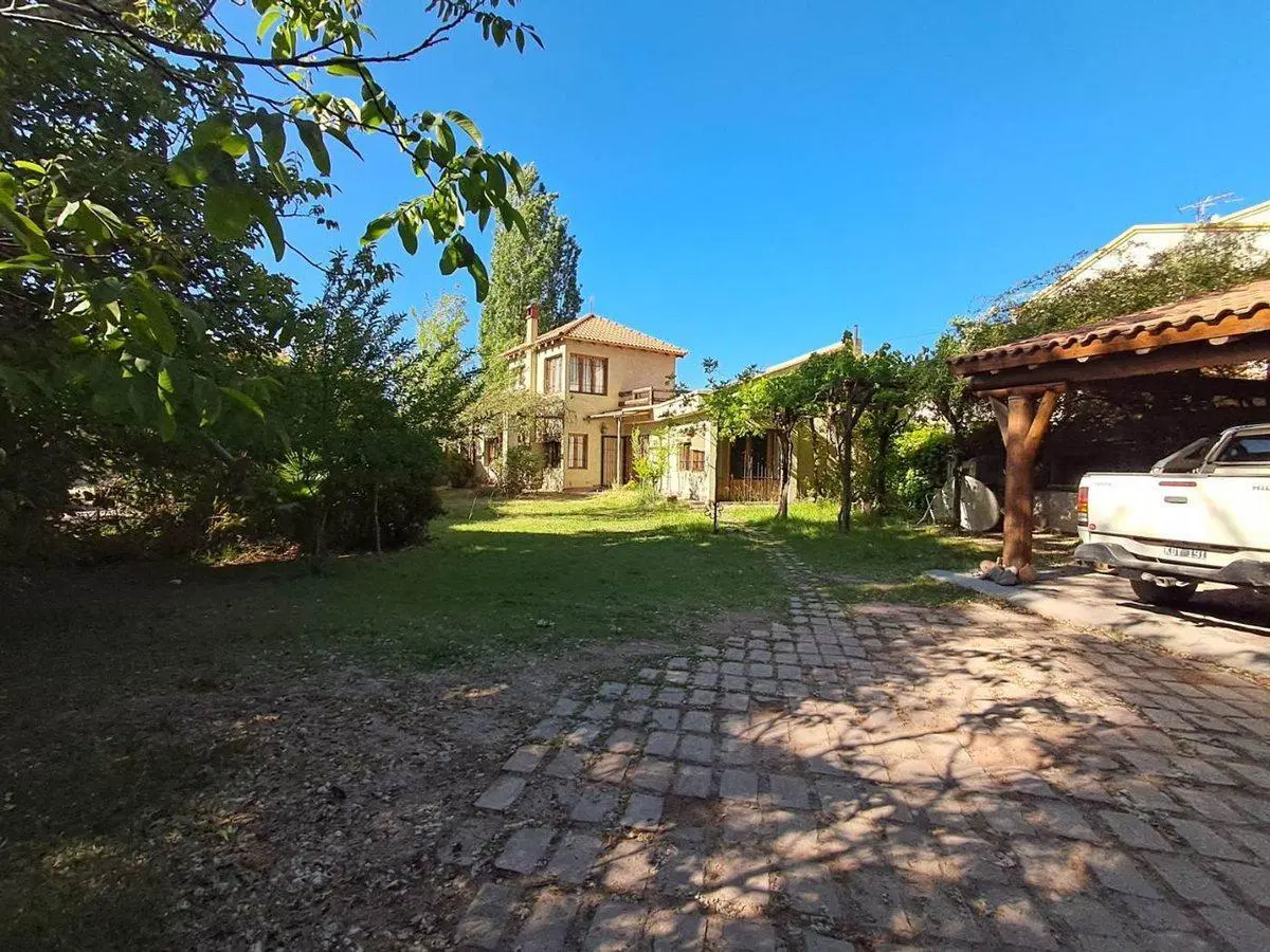 VENTA CASA 3 HAB. CHACRAS DE CORIA- CALLE PRIVADA 8