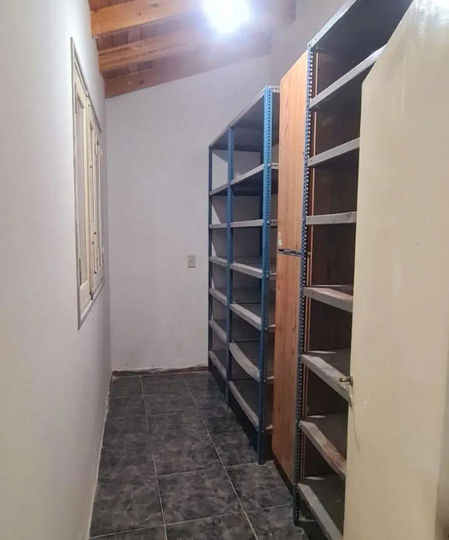 CASA CON 4 LOCALES COMERCIAL - PLAZA GODOY CRUZ 5