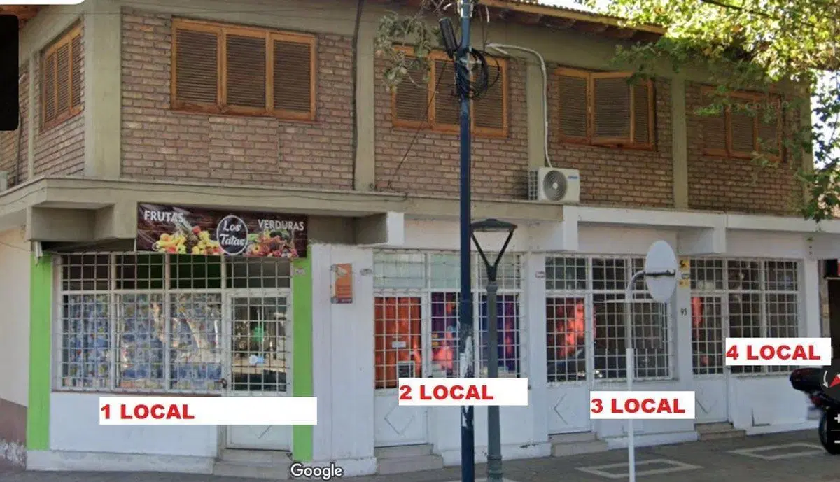 CASA CON 4 LOCALES COMERCIAL - PLAZA GODOY CRUZ 3