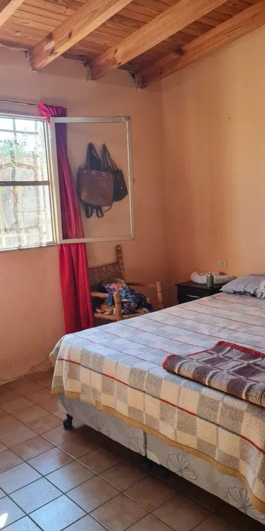 CASA EN VENTA EN B° PAULA ALBARRACÍN - PERDRIEL 8
