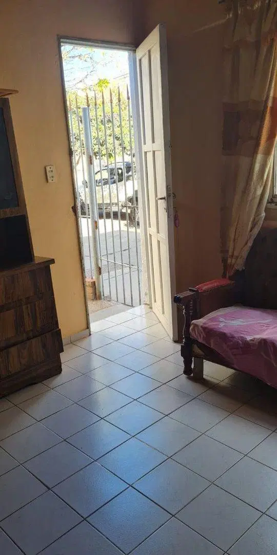 CASA EN VENTA EN B° PAULA ALBARRACÍN - PERDRIEL 2