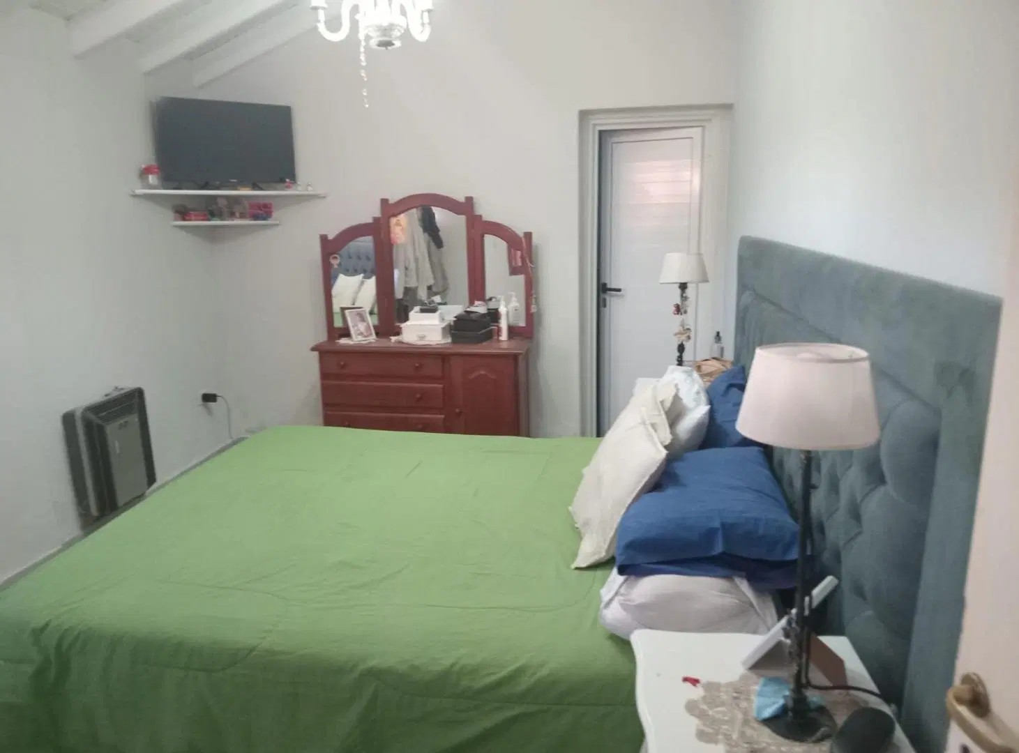 VENTA DE CASA EN VISTALBA, BARRIO SEMI PRIVADO 8