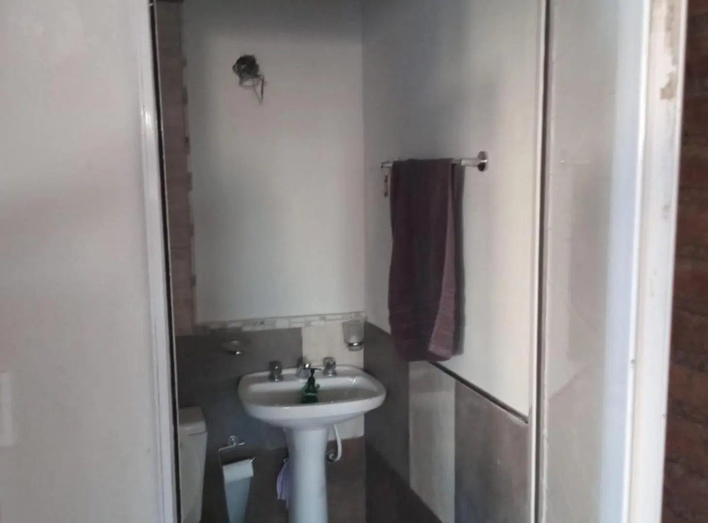 VENTA DE CASA EN VISTALBA, BARRIO SEMI PRIVADO 4