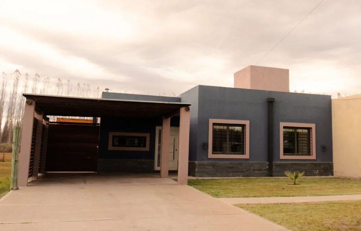 CASA EN BARRIO PRIVADO RAICES DEL VALLE, TUNUYÁN 2