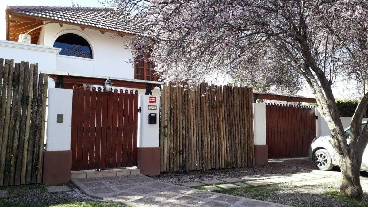 ALQUILER - CASA EN CHACRAS DE CORIA 8