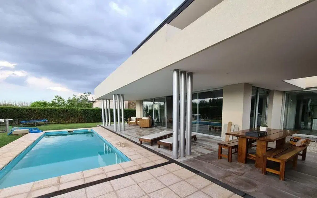 EXCLUSIVA CASA EN BARRIO PRIVADO RINCÓN DE ARAOZ 4
