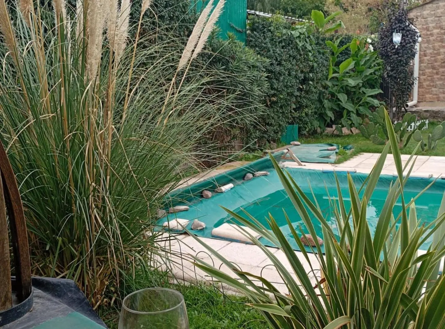 CASA CON PILETA EN VENTA EN LAS COMPUERTAS 3