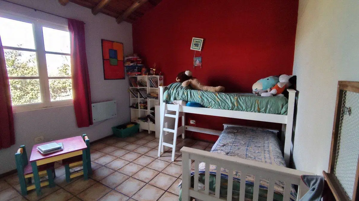 Venta de casa estilo campestre en barrio semipriv. 8