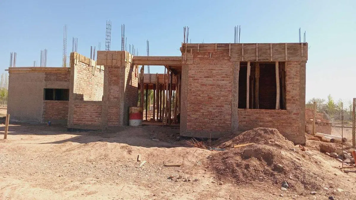 VENTA CASA A ESTRENAR -CATEGORIA- CHACRAS DE CORIA 5