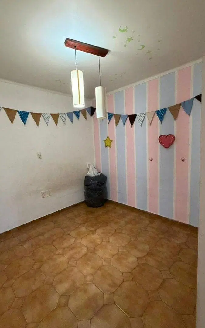 CASA ESQUINA CON SALON INDEPENDIENTE 4