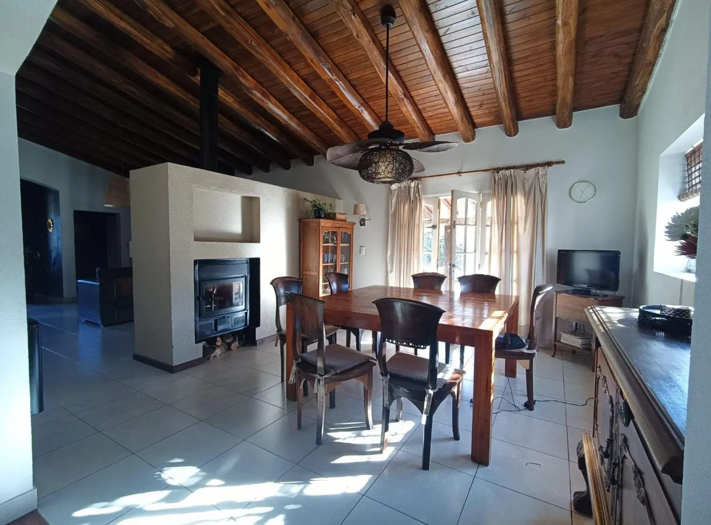 CASA  ESTILO COLONIAL EN VENTA , PERDRIEL 3